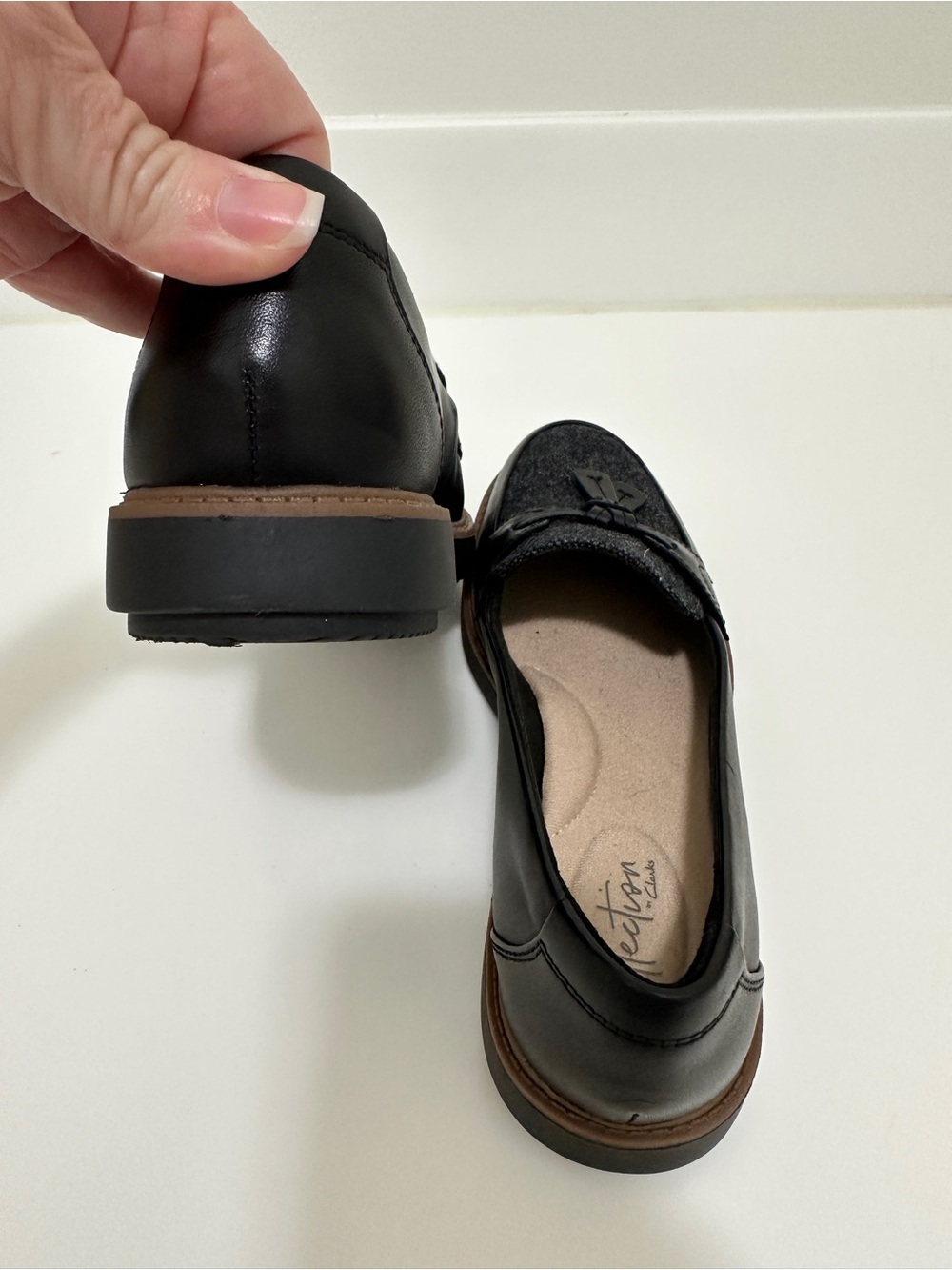 Clark’s Black Tweed & Leather Tassel Loafers - Women's 6 1/2- New - Picture 10 of 13